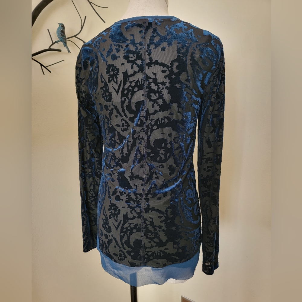 NWOT Simply Vera Vera Wang S Velvet Black to blue Long Sleeve Blouse - Picture 4 of 15